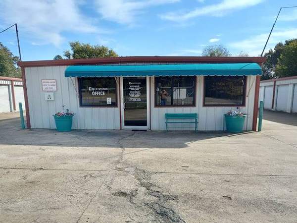 Mini Mall Storage - Clarksville