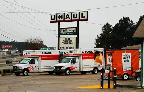 U-Haul Moving & Storage at I-30 and Chicot Rd