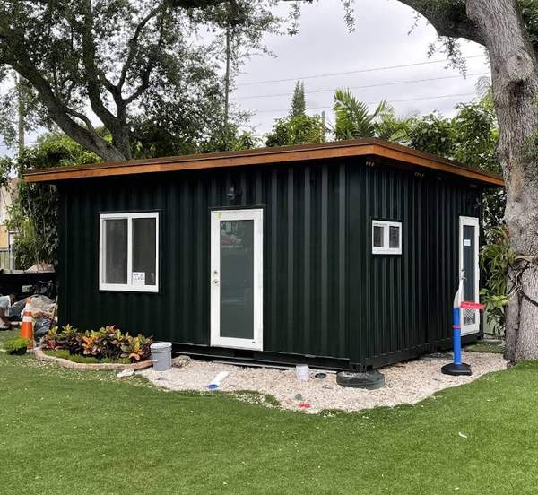 Custom Containers of Miami