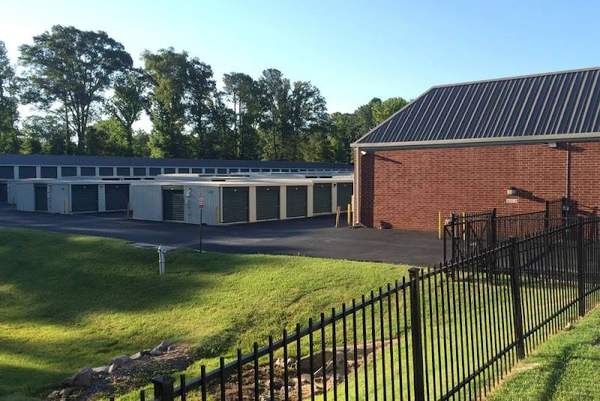 Extra Attic Mini Storage - Glen Allen