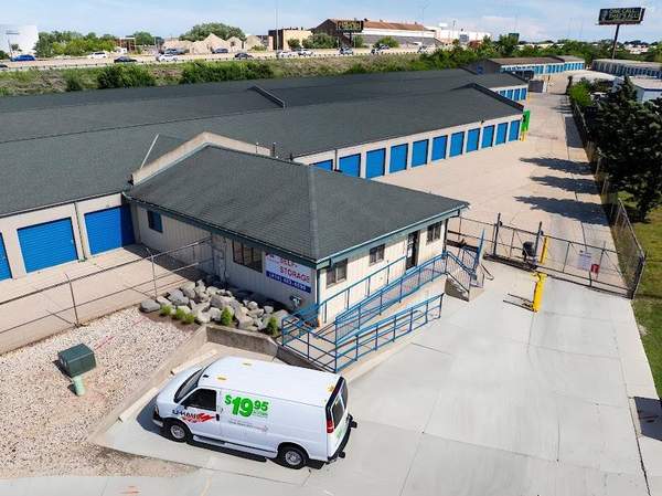 Devon Self Storage Milwaukee, Wisconsin